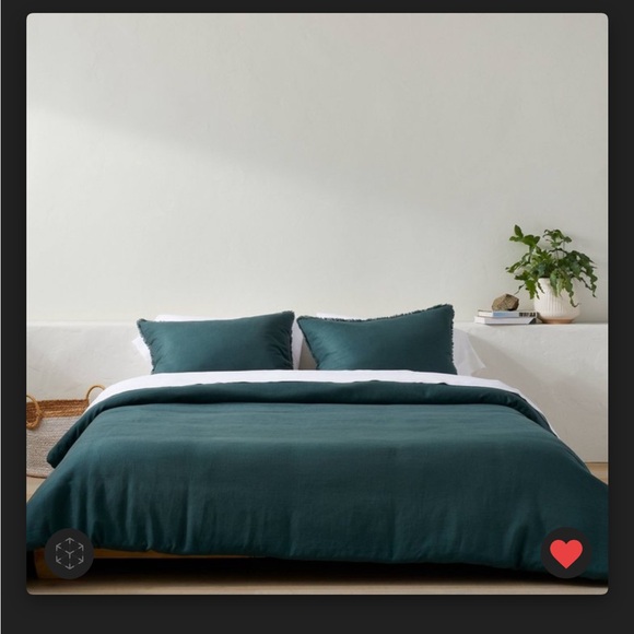 SOLD Casaluna Heavyweight Linen Dark Teal Blue Queen Size Comforter - Picture 2 of 5